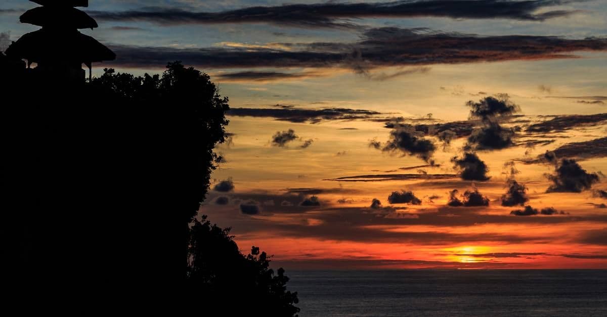 7 Rekomendasi Honeymoon di Indonesia: Bali, Lombok, hingga Bajo