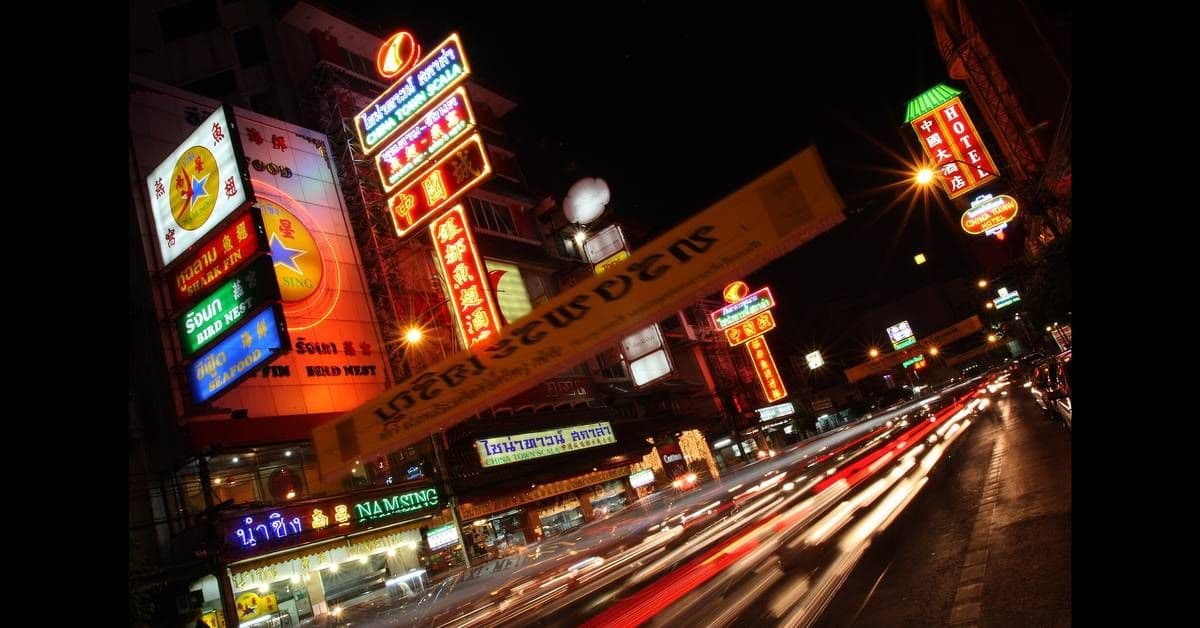 Gear ke Bangkok: Sandal Lipat, Kaos Dry-fit, Tas Selempang