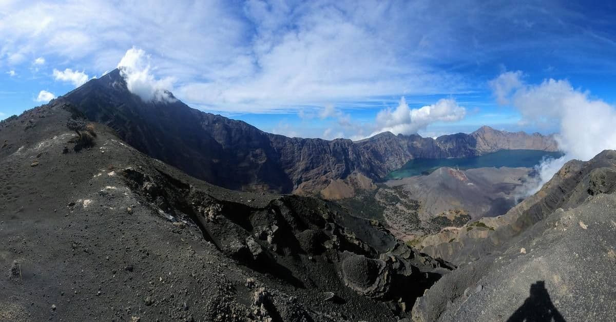 Jalur Senaru dan Torean Rinjani Ditutup Akibat Kebakaran