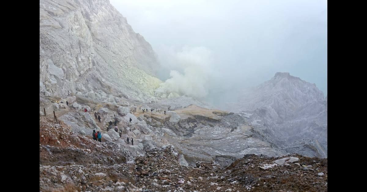 Kawah Ijen Dibuka Lagi 28 September, Tiket Bisa Dipesan