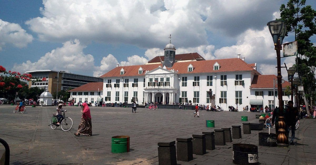 Kota Tua Jakarta: Satu Hari Keliling Batavia Lama