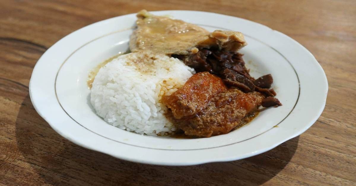 Tempat Makan Enak di Yogyakarta: Gudeg sampai Angkringan