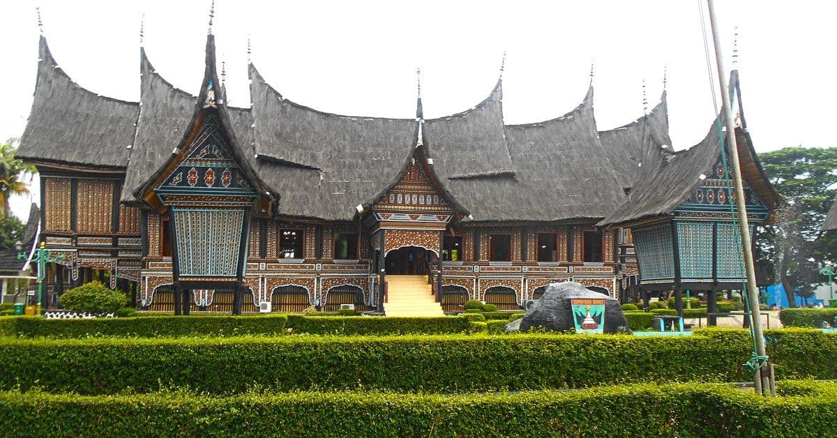 TMII Taman Mini Indonesia Indah: Sehari Keliling 38 Provinsi